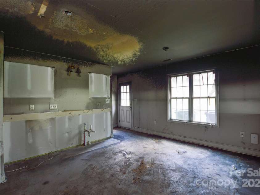 551 Sylvan Street, Concord, NC 28025.  MLS# CAR4276212, YatesRealty ID 23277. 