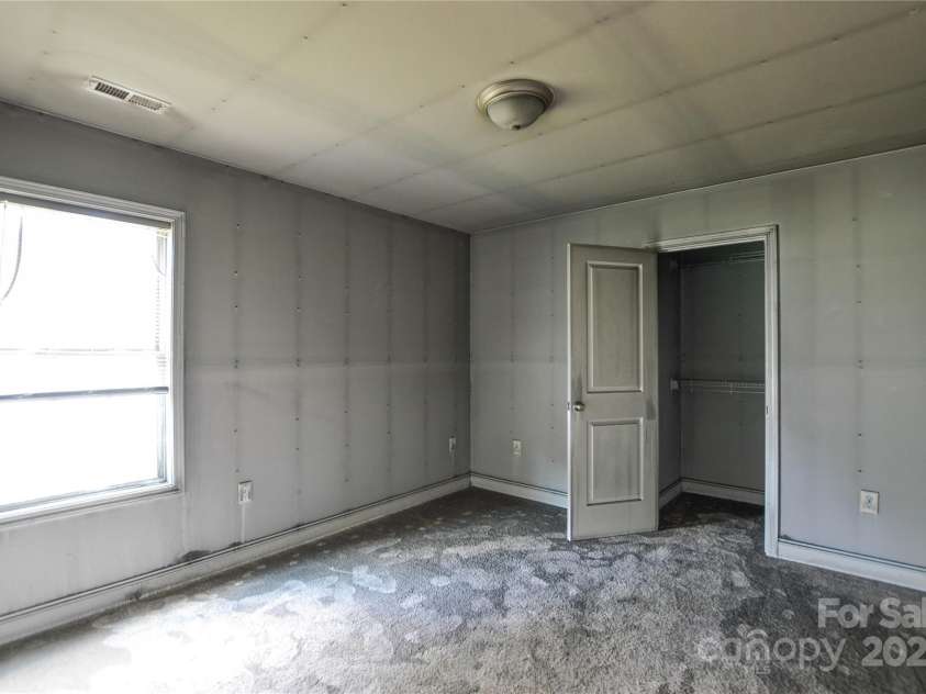 551 Sylvan Street, Concord, NC 28025.  MLS# CAR4276212, YatesRealty ID 23277. 