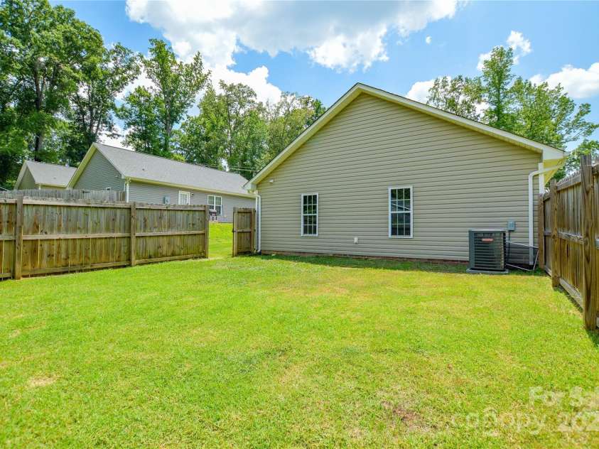 551 Sylvan Street, Concord, NC 28025.  MLS# CAR4276212, YatesRealty ID 23277. 