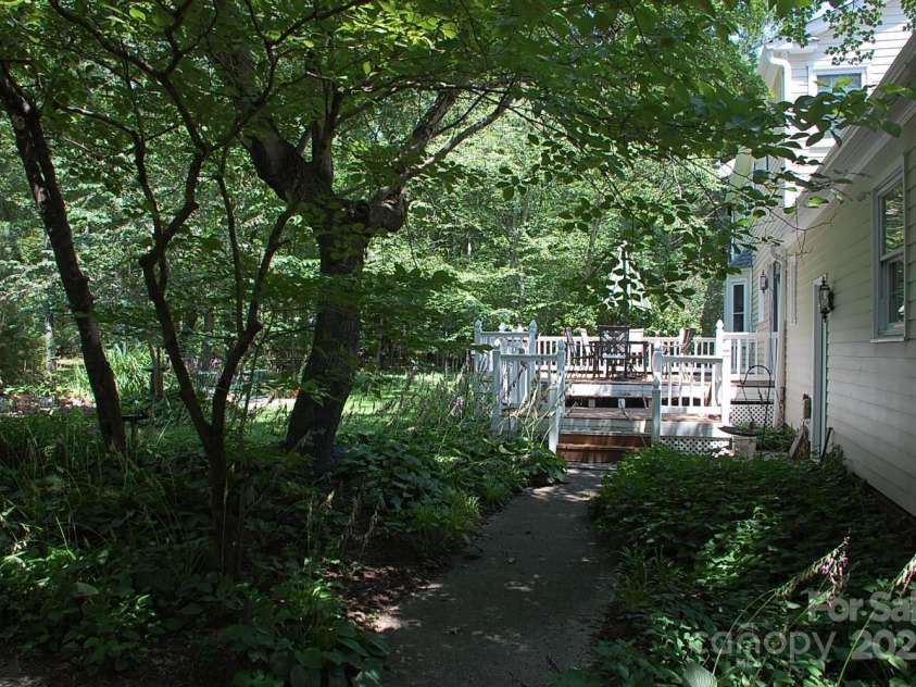 1325 Lee Lynn Drive, Albemarle, NC 28001.  MLS# CAR4273541, YatesRealty ID 23278. 