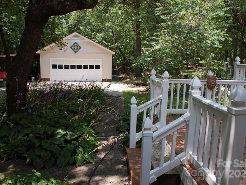 1325 Lee Lynn Drive, Albemarle, NC 28001.  MLS# CAR4273541, YatesRealty ID 23278. 