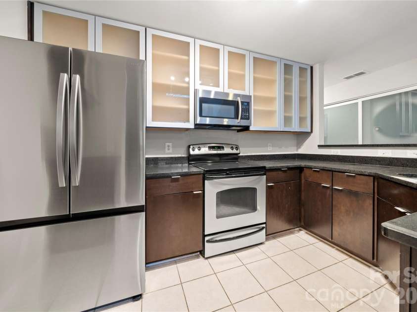 509 Graham Street, Charlotte, NC 28202.  MLS# CAR4333600, YatesRealty ID 2328. 