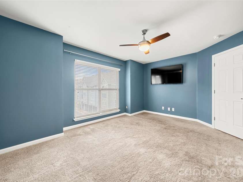 509 Graham Street, Charlotte, NC 28202.  MLS# CAR4333600, YatesRealty ID 2328. 