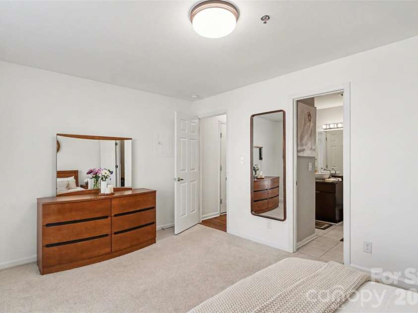509 Graham Street, Charlotte, NC 28202.  MLS# CAR4376599, YatesRealty ID 2328. 