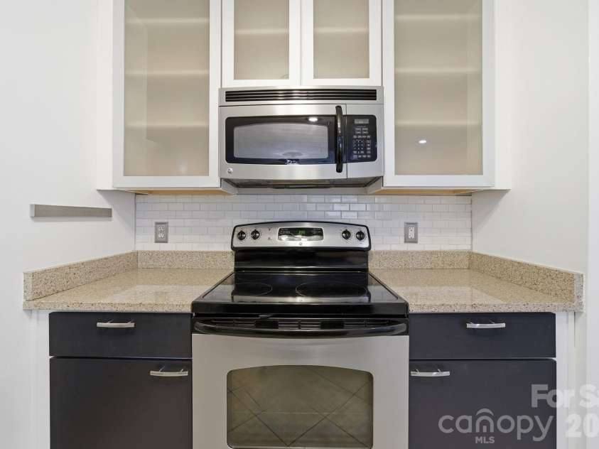 509 Graham Street, Charlotte, NC 28202.  MLS# CAR4384680, YatesRealty ID 2328. 