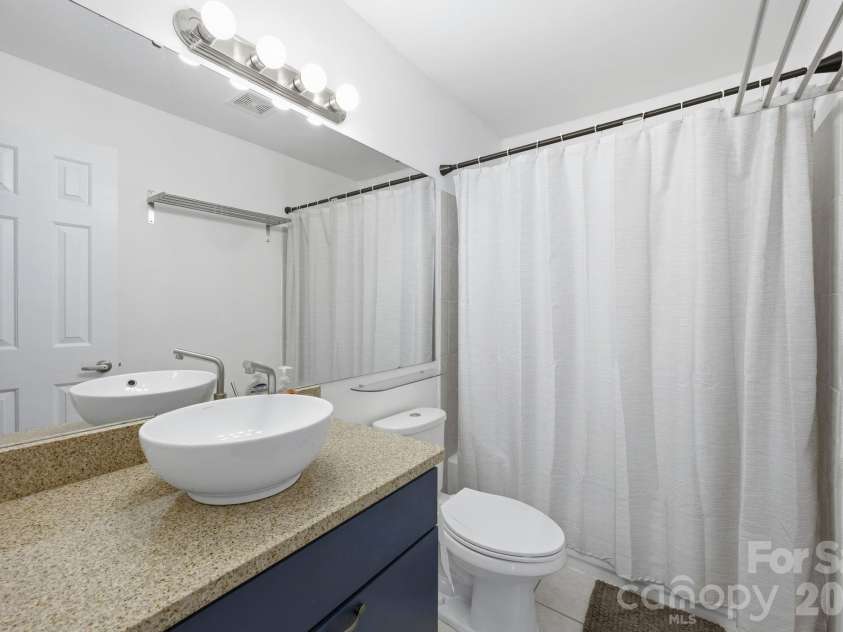 509 Graham Street, Charlotte, NC 28202.  MLS# CAR4384680, YatesRealty ID 2328. 