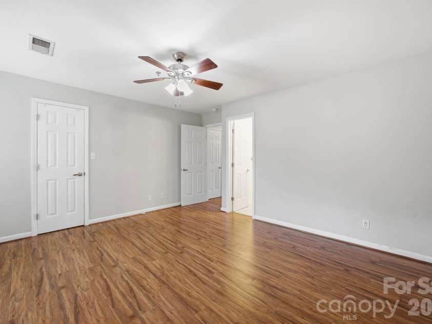 509 Graham Street, Charlotte, NC 28202.  MLS# CAR4384680, YatesRealty ID 2328. 