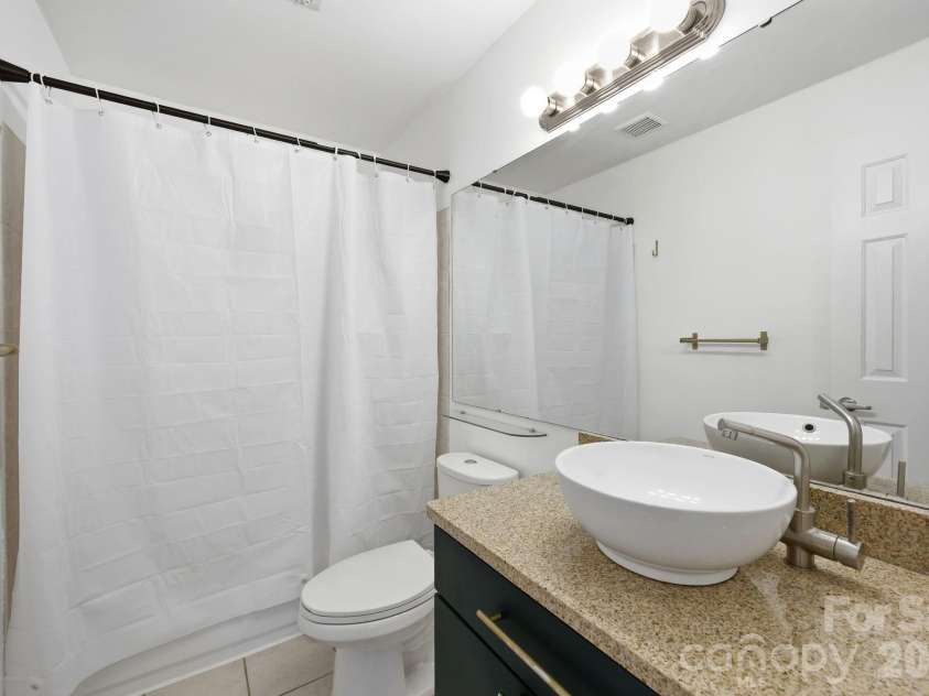509 Graham Street, Charlotte, NC 28202.  MLS# CAR4384680, YatesRealty ID 2328. 