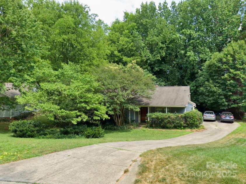 732 Shawnee Drive, Charlotte, NC 28209.  MLS# CAR4187561, YatesRealty ID 2328. Home exterior from street
