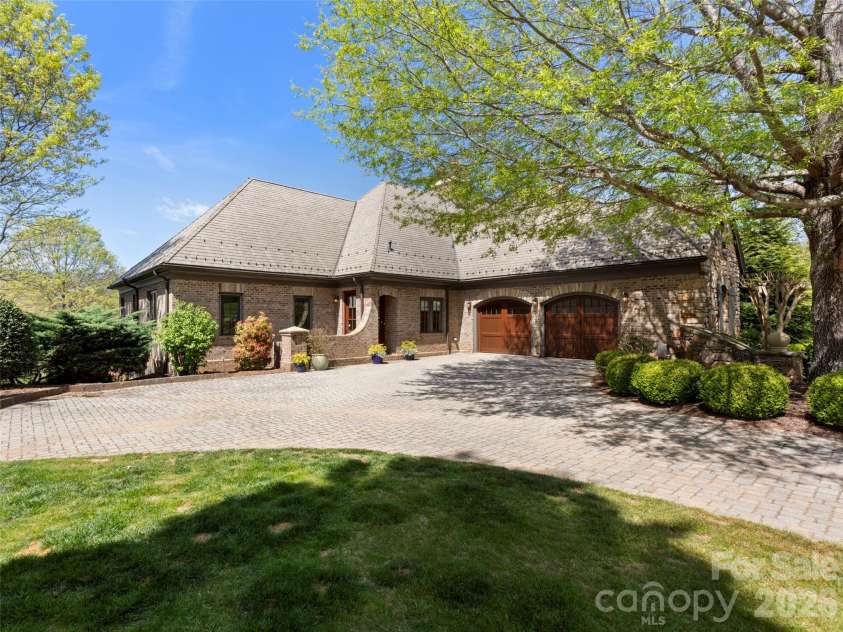 14 Golfside Court, Arden, NC 28704.  MLS# CAR4373561, YatesRealty ID 23280. 