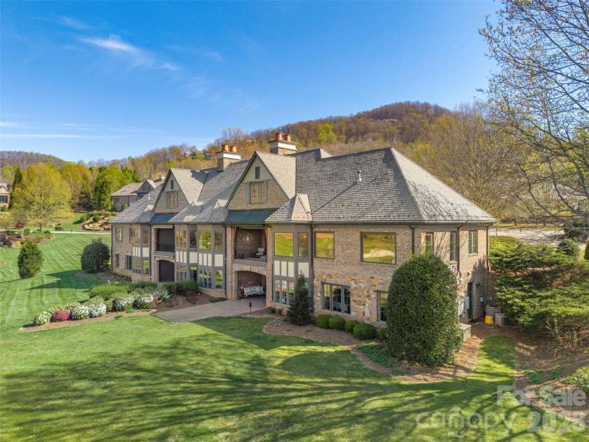 14 Golfside Court, Arden, NC 28704.  MLS# CAR4373561, YatesRealty ID 23280. 