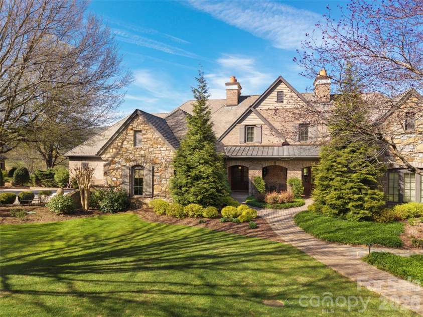 14 Golfside Court, Arden, NC 28704.  MLS# CAR4373561, YatesRealty ID 23280. 