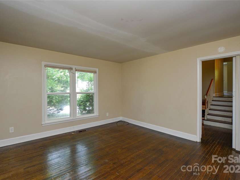 5008 Brooktree Drive, Charlotte, NC 28208.  MLS# CAR4276220, YatesRealty ID 23280. 