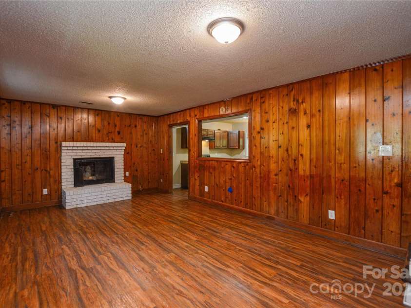 5008 Brooktree Drive, Charlotte, NC 28208.  MLS# CAR4276220, YatesRealty ID 23280. 