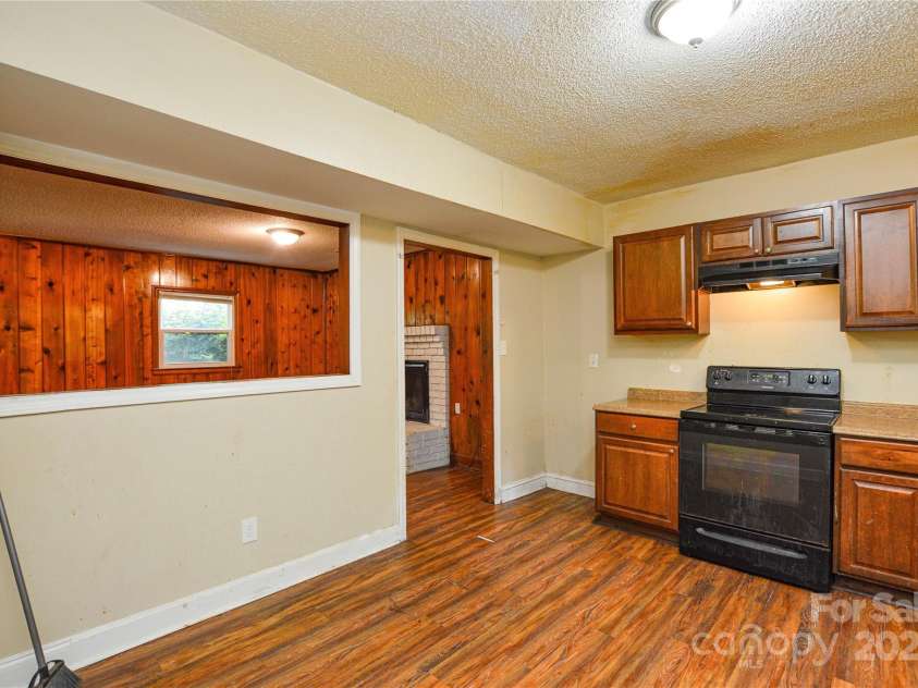5008 Brooktree Drive, Charlotte, NC 28208.  MLS# CAR4276220, YatesRealty ID 23280. 