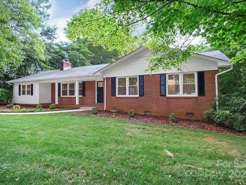 1538 Hilltop Drive, Shelby, NC 28150.  MLS# CAR4276339, YatesRealty ID 23281. 