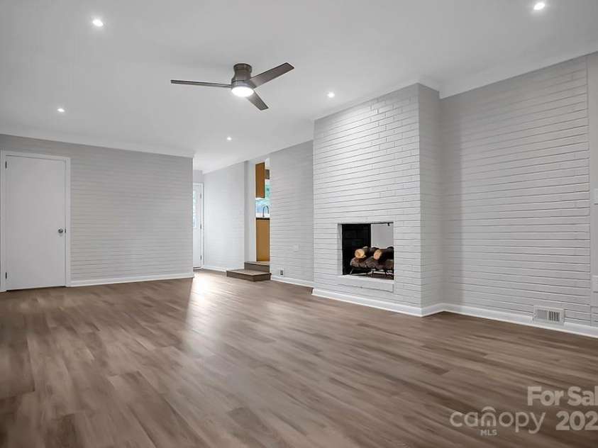 1538 Hilltop Drive, Shelby, NC 28150.  MLS# CAR4276339, YatesRealty ID 23281. 