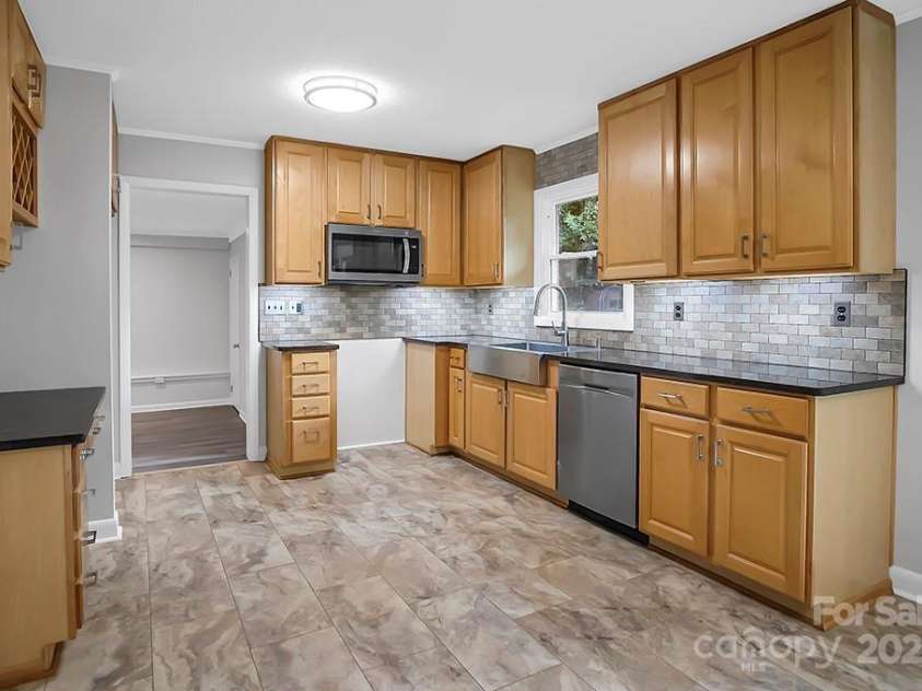 1538 Hilltop Drive, Shelby, NC 28150.  MLS# CAR4276339, YatesRealty ID 23281. 