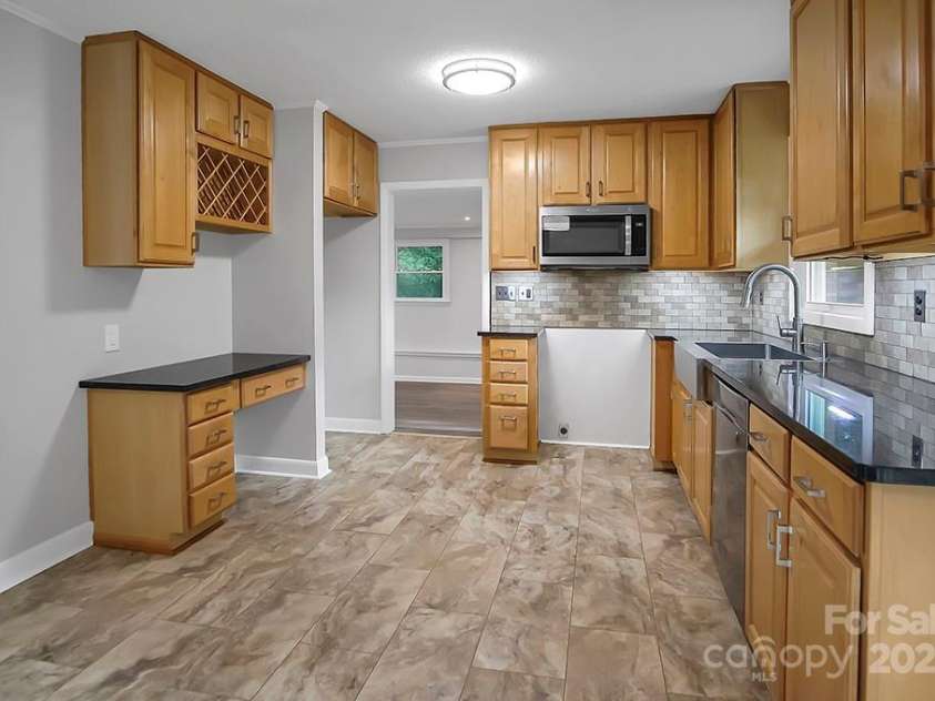 1538 Hilltop Drive, Shelby, NC 28150.  MLS# CAR4276339, YatesRealty ID 23281. 