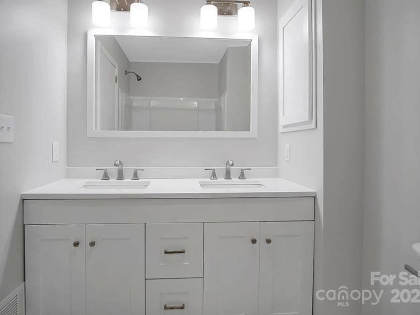 1538 Hilltop Drive, Shelby, NC 28150.  MLS# CAR4276339, YatesRealty ID 23281. 