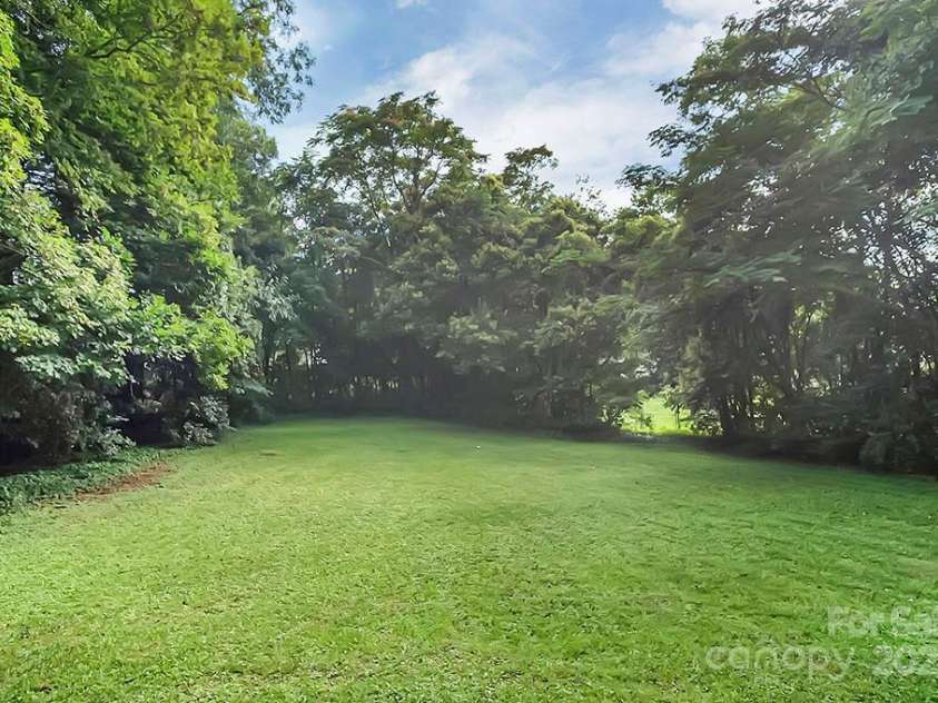 1538 Hilltop Drive, Shelby, NC 28150.  MLS# CAR4276339, YatesRealty ID 23281. Backyard