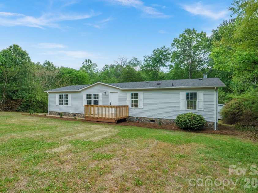 2780 Orangewood Lane, Newton, NC 28658.  MLS# CAR4380573, YatesRealty ID 23282. 