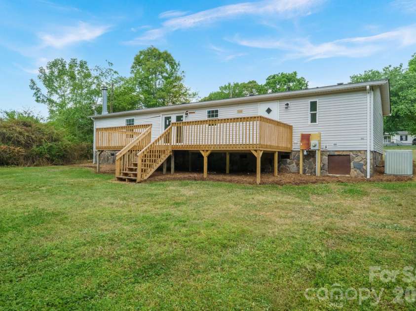 2780 Orangewood Lane, Newton, NC 28658.  MLS# CAR4380573, YatesRealty ID 23282. 