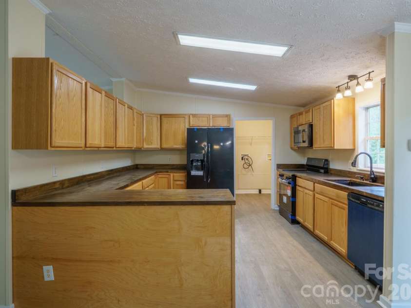 2780 Orangewood Lane, Newton, NC 28658.  MLS# CAR4380573, YatesRealty ID 23282. 