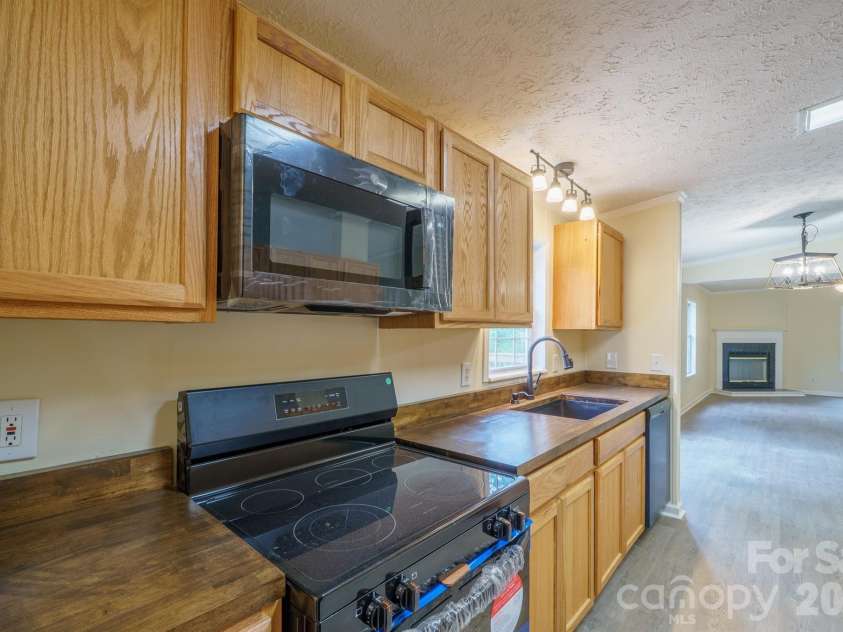 2780 Orangewood Lane, Newton, NC 28658.  MLS# CAR4380573, YatesRealty ID 23282. 