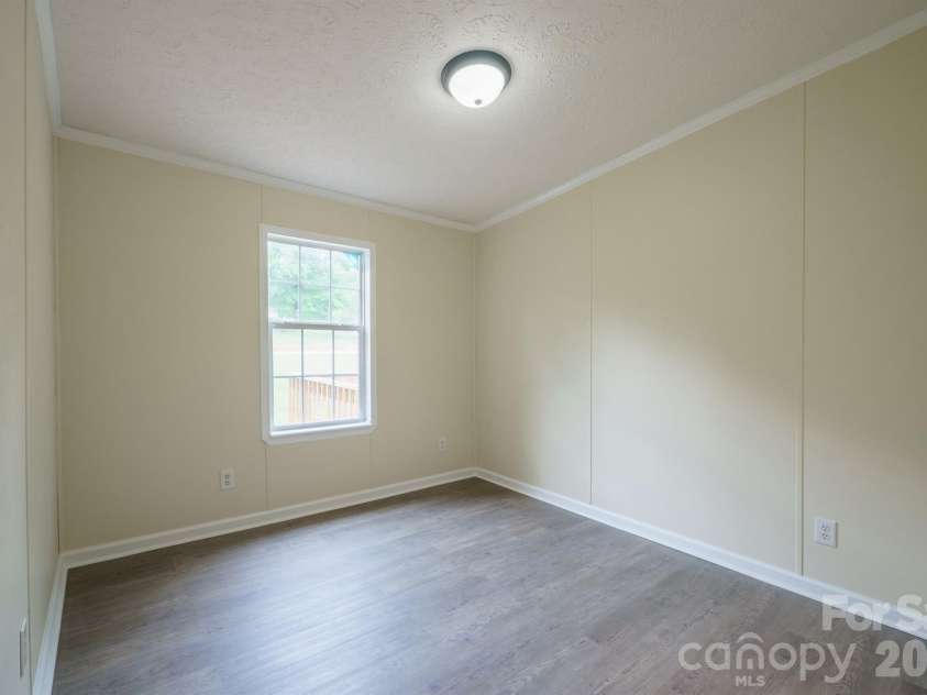 2780 Orangewood Lane, Newton, NC 28658.  MLS# CAR4380573, YatesRealty ID 23282. 