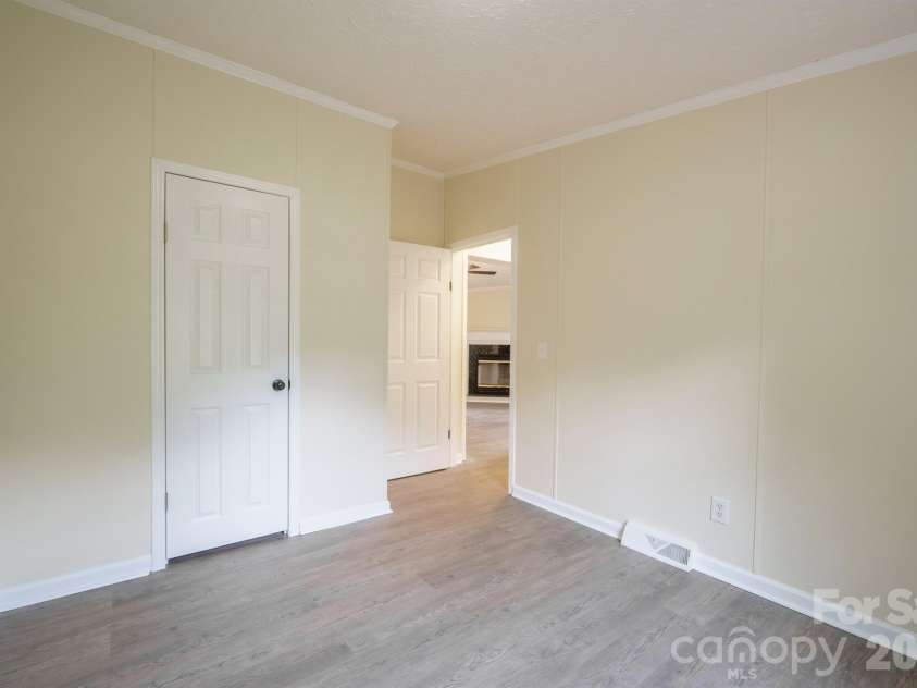 2780 Orangewood Lane, Newton, NC 28658.  MLS# CAR4380573, YatesRealty ID 23282. 