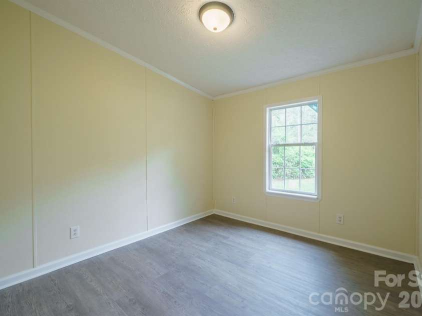 2780 Orangewood Lane, Newton, NC 28658.  MLS# CAR4380573, YatesRealty ID 23282. 