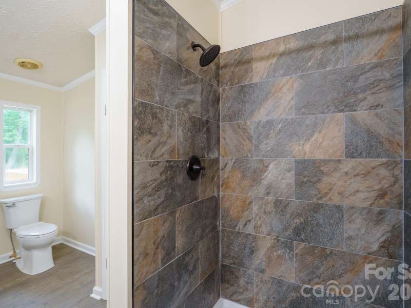 2780 Orangewood Lane, Newton, NC 28658.  MLS# CAR4380573, YatesRealty ID 23282. 