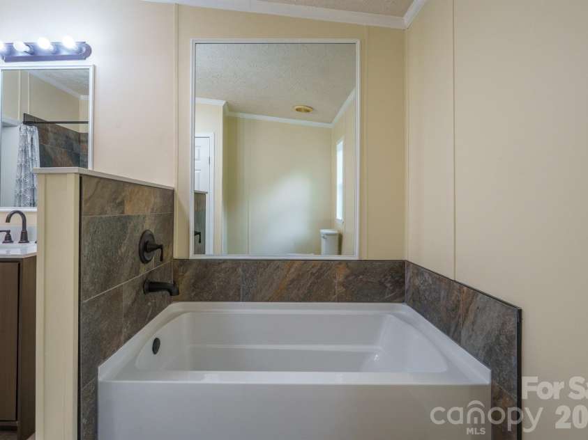 2780 Orangewood Lane, Newton, NC 28658.  MLS# CAR4380573, YatesRealty ID 23282. 