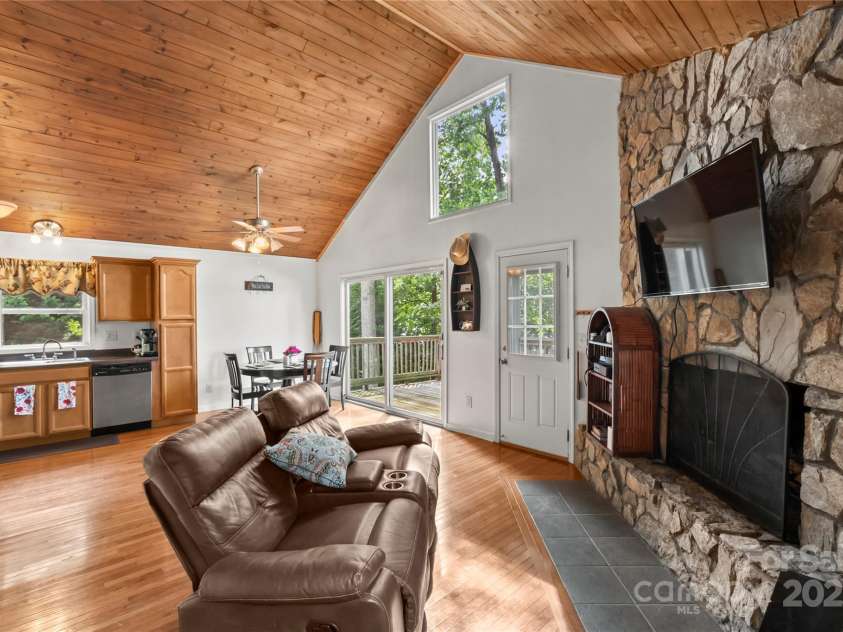 360 Lake Landing Drive, Salisbury, NC 28146.  MLS# CAR4271963, YatesRealty ID 23283. 