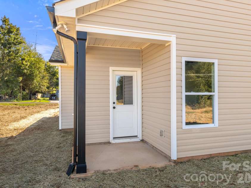 1994 Modern Estates Road, Lincolnton, NC 28092.  MLS# CAR4380956, YatesRealty ID 23285. 