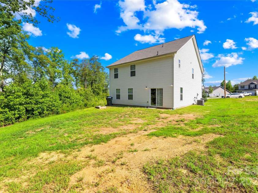 107 Frank Burns Way, Kings Mountain, NC 28086.  MLS# CAR4276365, YatesRealty ID 23286. 