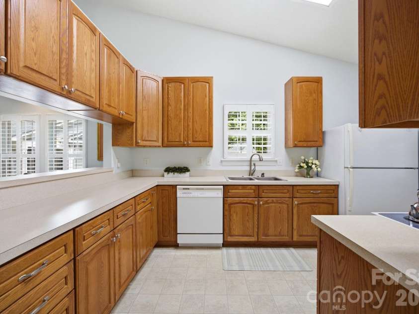 114 Par Place, Mooresville, NC 28115.  MLS# CAR4377850, YatesRealty ID 23286. 