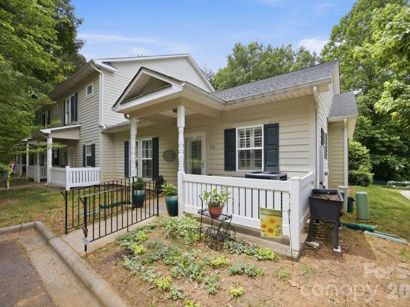 114 Par Place, Mooresville, NC 28115.  MLS# CAR4377850, YatesRealty ID 23286. 