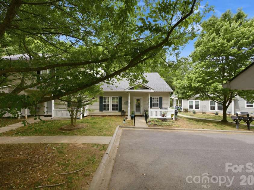 114 Par Place, Mooresville, NC 28115.  MLS# CAR4377850, YatesRealty ID 23286. 