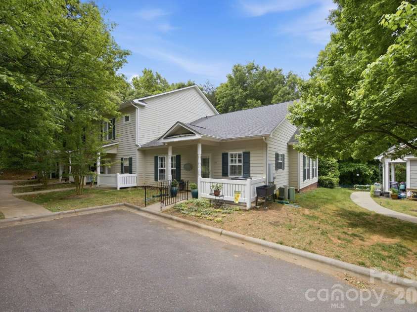 114 Par Place, Mooresville, NC 28115.  MLS# CAR4377850, YatesRealty ID 23286. 