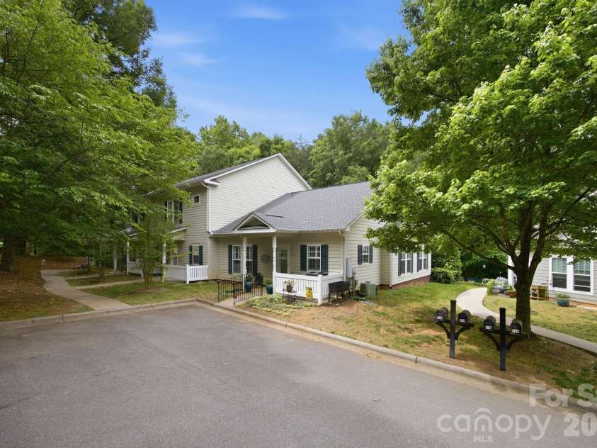 114 Par Place, Mooresville, NC 28115.  MLS# CAR4377850, YatesRealty ID 23286. 