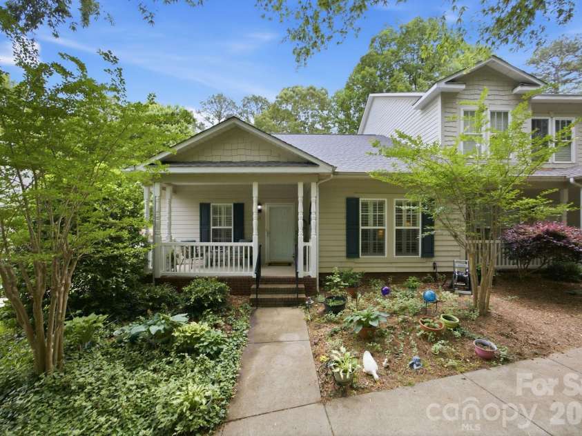 114 Par Place, Mooresville, NC 28115.  MLS# CAR4377850, YatesRealty ID 23286. Back yard