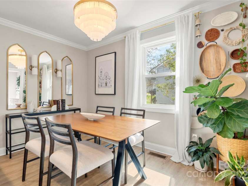 4820 Valley Stream Road, Charlotte, NC 28209.  MLS# CAR4232829, YatesRealty ID 23288. 