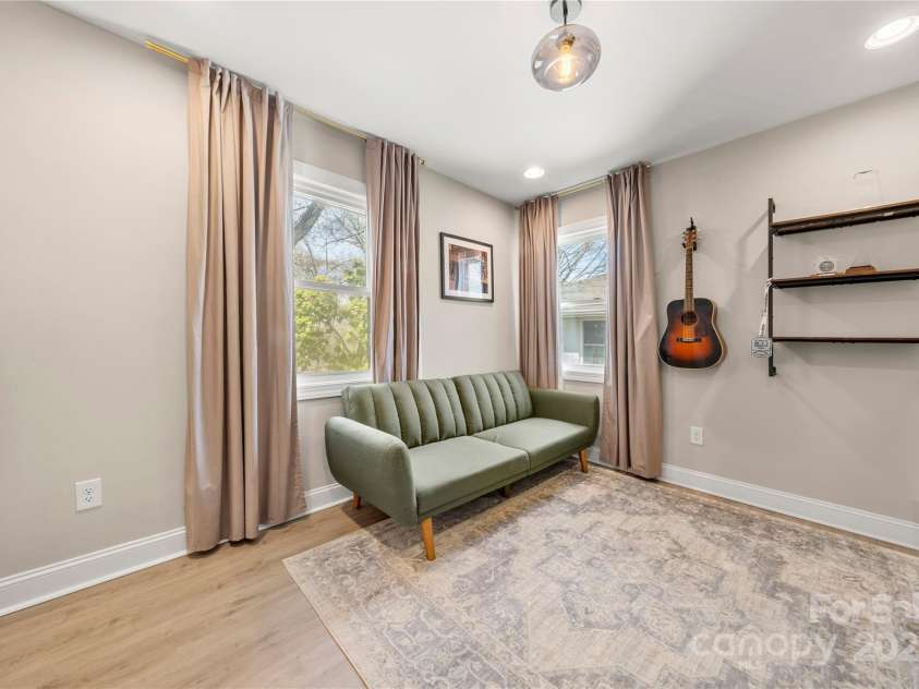 4820 Valley Stream Road, Charlotte, NC 28209.  MLS# CAR4232829, YatesRealty ID 23288. 