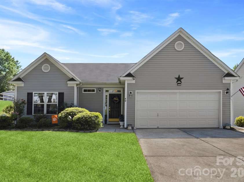 40 Ashton Bluff Circle, Mount Holly, NC 28120.  MLS# CAR4382468, YatesRealty ID 23289. 