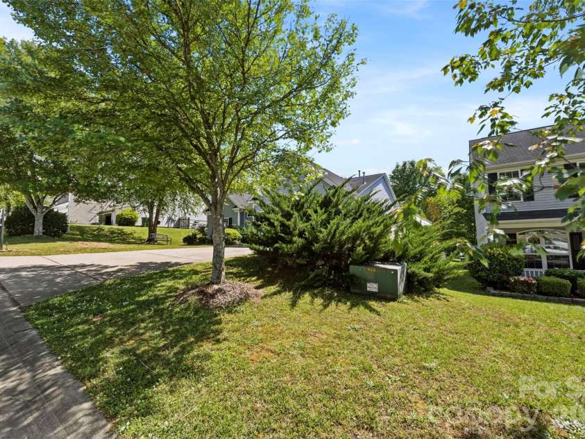 40 Ashton Bluff Circle, Mount Holly, NC 28120.  MLS# CAR4382468, YatesRealty ID 23289. 