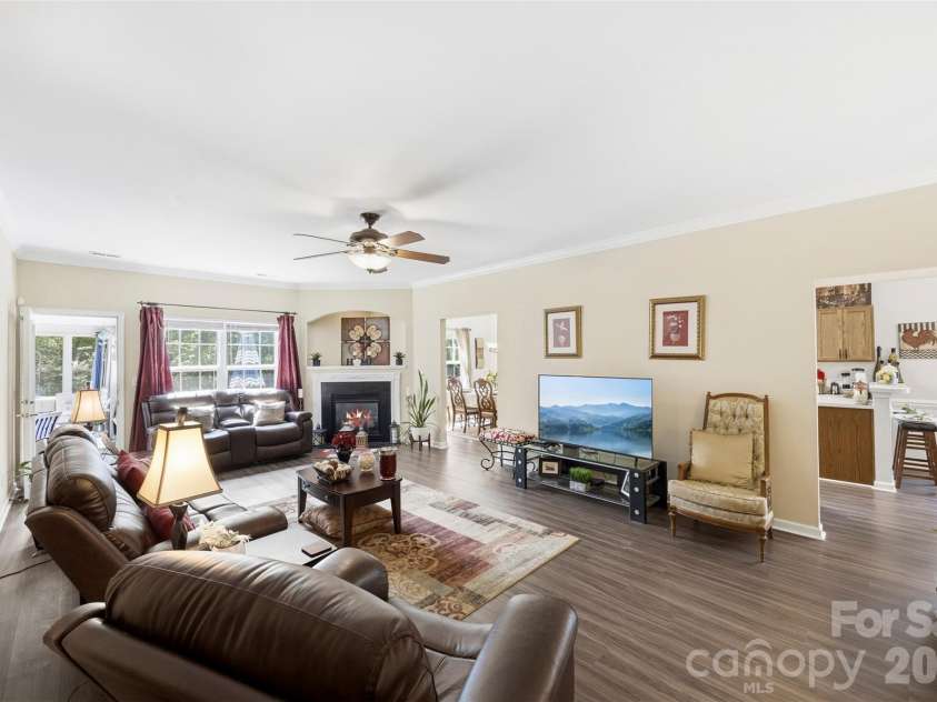 40 Ashton Bluff Circle, Mount Holly, NC 28120.  MLS# CAR4382468, YatesRealty ID 23289. 