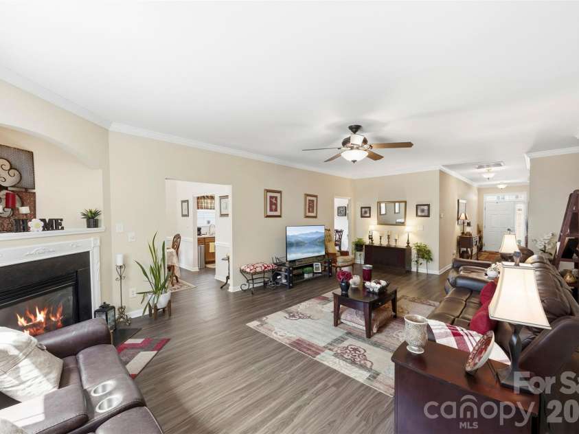 40 Ashton Bluff Circle, Mount Holly, NC 28120.  MLS# CAR4382468, YatesRealty ID 23289. 