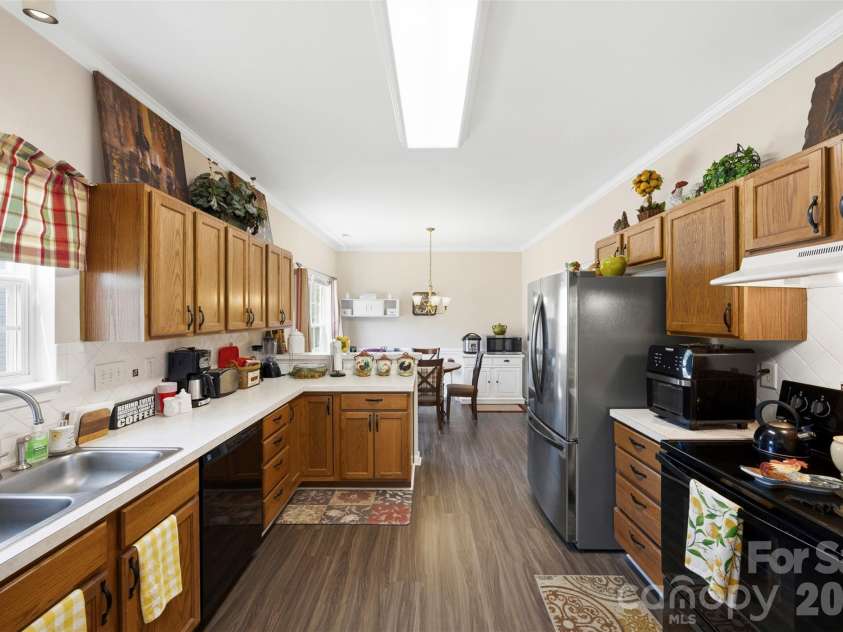 40 Ashton Bluff Circle, Mount Holly, NC 28120.  MLS# CAR4382468, YatesRealty ID 23289. 